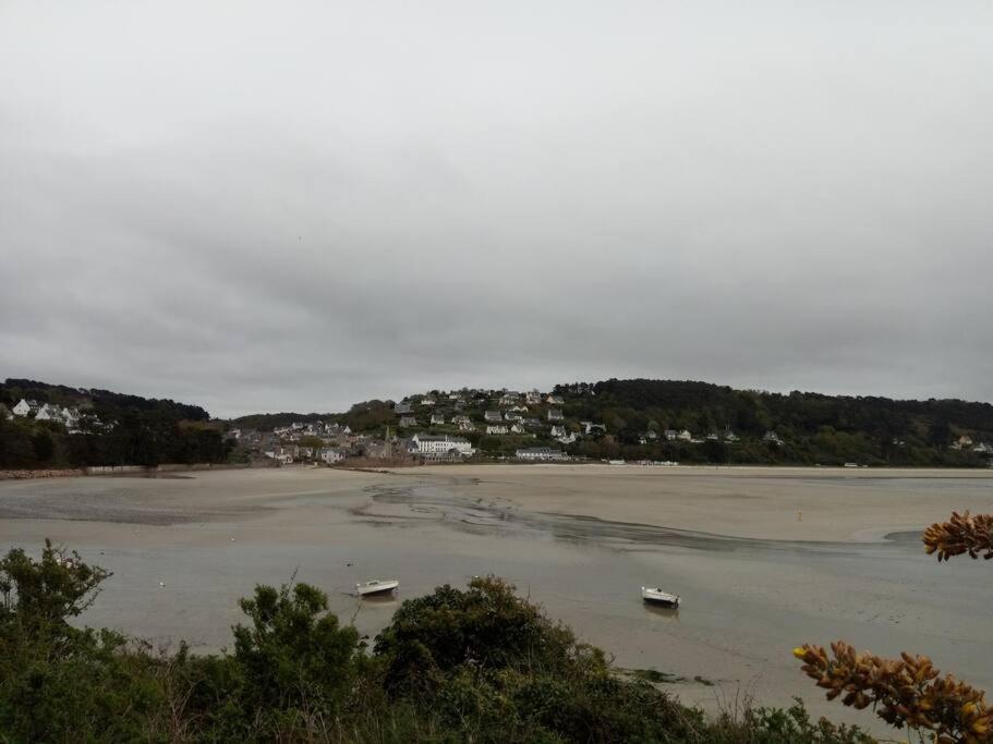 Appartement A 50M De La Plage Saint-Michel-en-Greve ภายนอก รูปภาพ